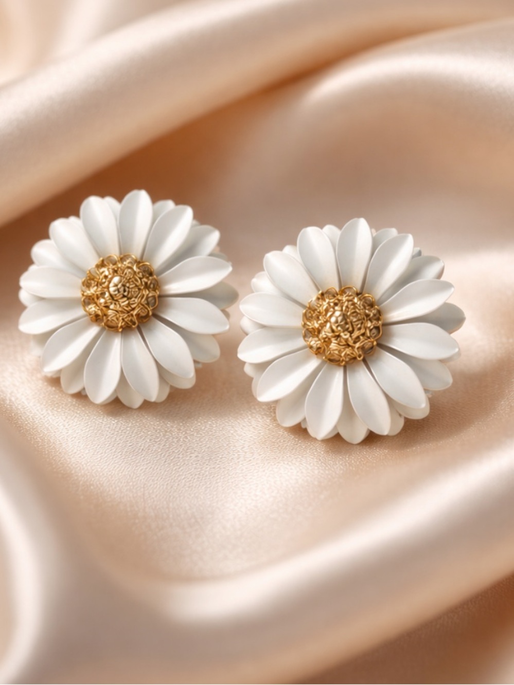 Fashion Jewelry White and Gold Daisy Earrings